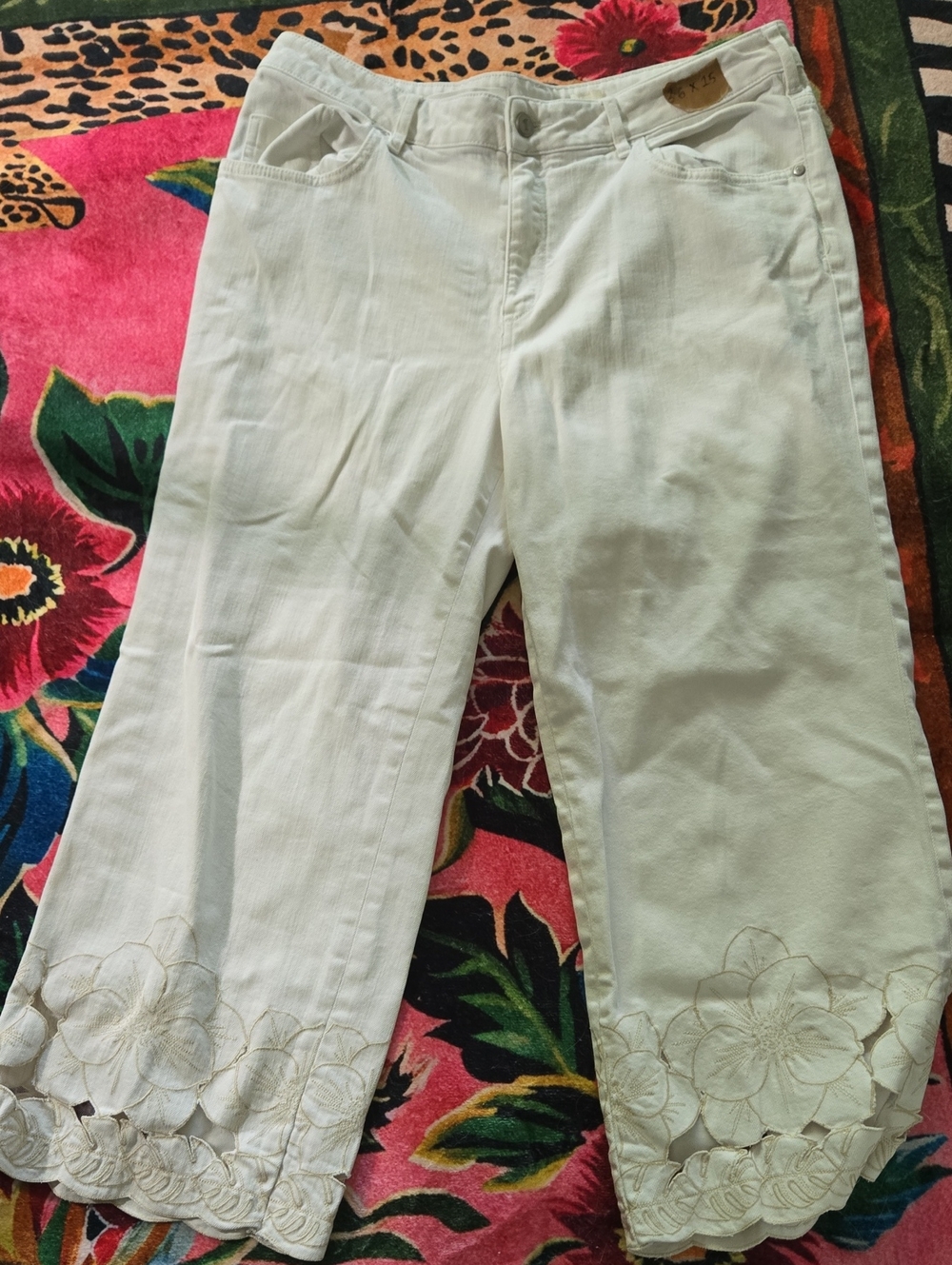 Pilcto Embroidered Crop Ivory Denim 17 Waist 11 R 23 IS